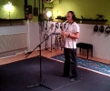 Saxophonist Thomas Roth im Tonstudio 