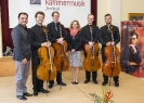 Die Veranstalter Johanna Zmeck und Nassib Ahmadieh mit den Vier EvangCellisten nach der Abschluss-Matinée des 5. Finsterwalder Kammermusik Festivals 2015 mit Florian für den verhinderten Lukas (Foto: © diepiktografen.de)