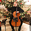 Mathias von projects4cellos beim Konzert in Issigau 2024 (Foto: Nils Schneider)