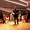 Thilo Andersson mit projects4cellos beim Konzert im Kammermusiksaal der Internationalen Musikbegegnungsstätte Haus Marteau in Lichtenberg 2024 (Foto: Archiv)