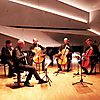 Harald Oeler und Christopher von Mammen mit projects4cellos beim Konzert im Kammermusiksaal der Internationalen Musikbegegnungsstätte Haus Marteau in Lichtenberg 2024 (Foto: Archiv)